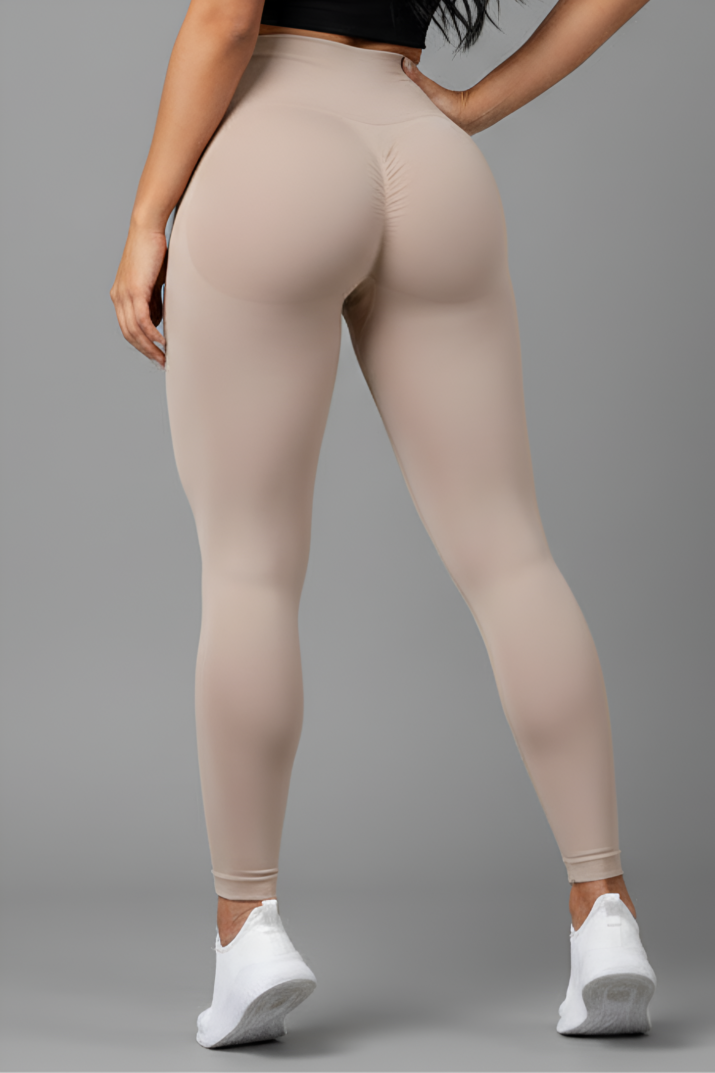 The 'Naked-Feel' High-Waist Legging | Seamless Comfort & Sculpting Tummy Control